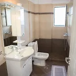 佩里沃罗公寓 4*