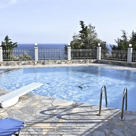 Perivolos Bed & Breakfast 4*