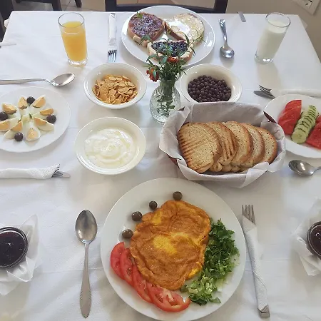 Perivolos Alojamento de Acomodação e Pequeno-almoço Dhërmi