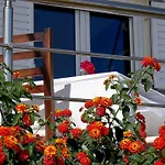Bed and Breakfast Perivolos 4*