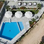 Perivolos B&B
