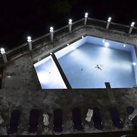 Nocleg ze śniadaniem Perivolos