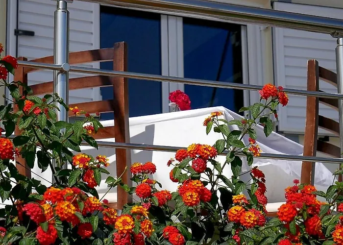 Bed & Breakfast Perivolos 4*