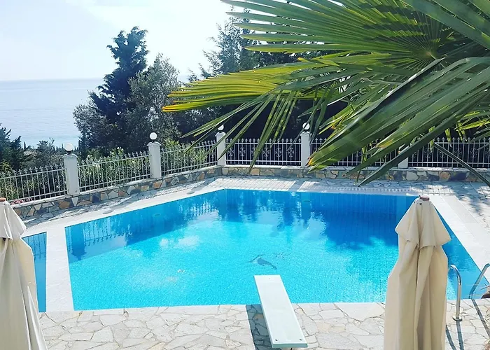 Perivolos Bed & Breakfast 4*